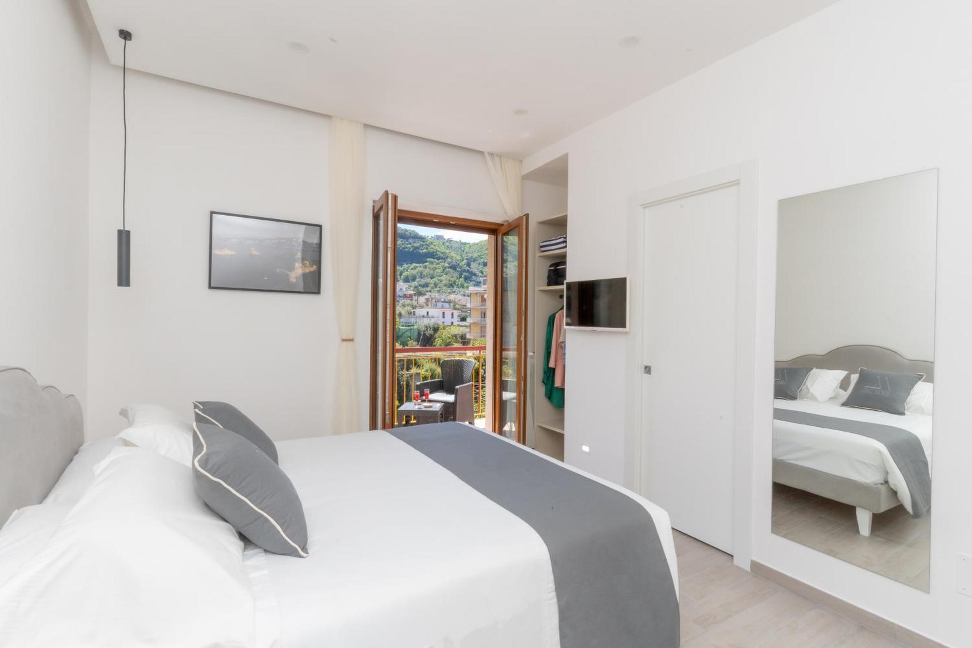 Mifra Suites Sorrento Eksteriør bilde
