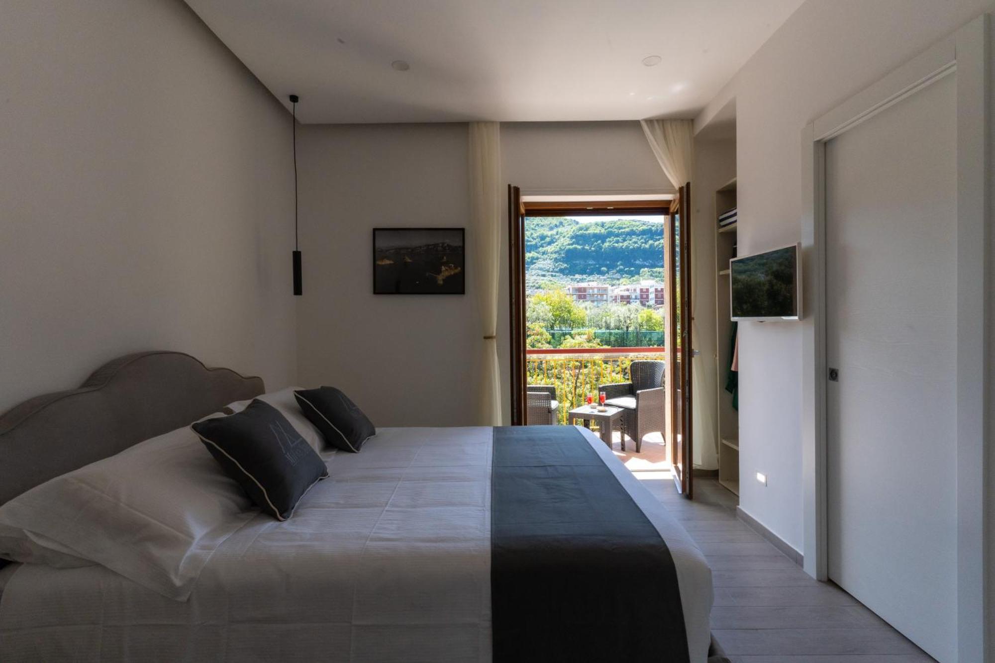 Mifra Suites Sorrento Eksteriør bilde