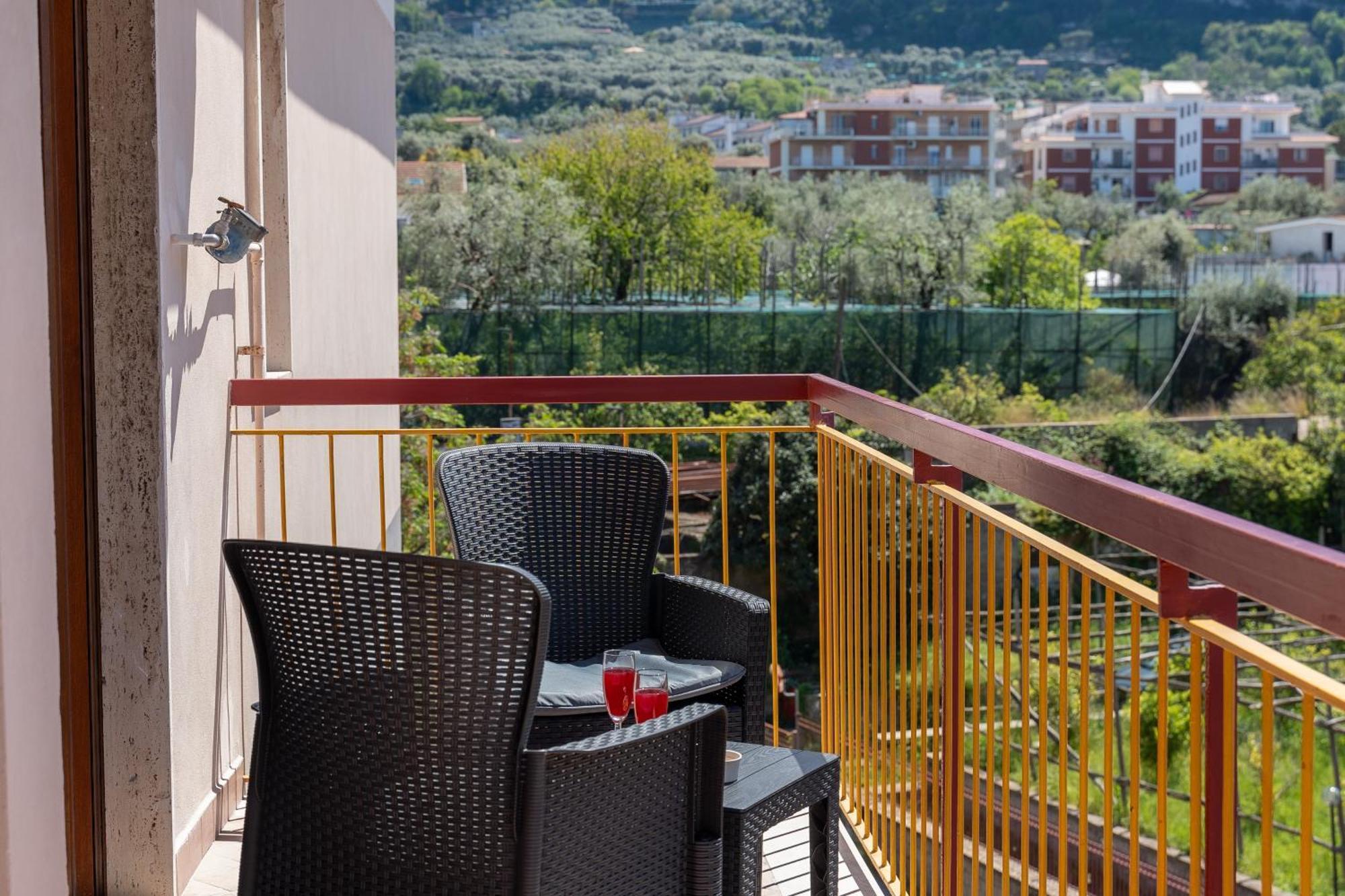 Mifra Suites Sorrento Eksteriør bilde